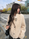 Akun Wool Fluffy Short Button Fur Jacket