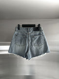 Out-pocket denim shorts