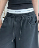 Dinede Lettering Bermuda Pants