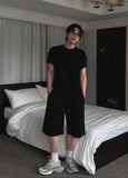 Basic One-Tuck Bermuda Pants