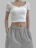 Hellne Square Cropped Tee