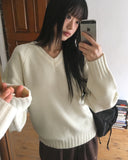 Kinshu cozy Abang fit V-neck nit