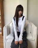 Two-in diagonal button hood T-shirt