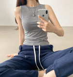 Inner round neck slim fit sleeveless