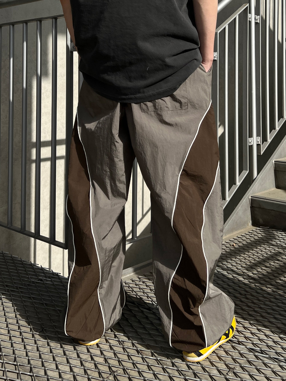 【KOOLOSET】Nylon Two-Tone Curve Line Pants KOOLOSET (クロゼット) - ナイロンツートンカーブラインパンツ