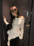 [Brushed] Fove Off-Shoulder Unbalanced Frill Rib Knit