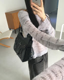 Kinbi Button Bokashi Crunchy Off-Shoulder Knit