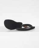 Oud leather flip flops