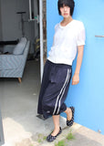 BACK BUTTON SLIT TEE