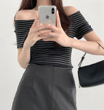 Stripe Span Off-shoulder Slim Fit Basic Length Short Sleeve T-shirt
