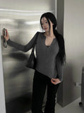 Button Slim V-Neck Knit