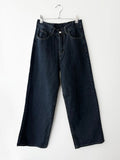 Two-button strap wide pants