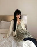 Rodun Button Point Round Neck Knit Cardigan