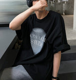 Spray painting short sleeve tee