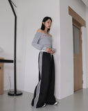 Linbu 78 Patch Off-Shoulder Pile Sweatshirt