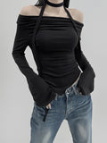 Runnel Muffler Off Shoulder Tee