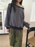Ohne color matching stripe plain loose fit off-shoulder long sleeve sweatshirt