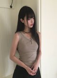 Cheche Layered Button Point Hood Sleeveless Top