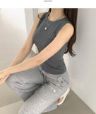 Inner round neck slim fit sleeveless