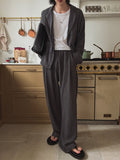Waving pleated pants