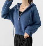 Soft and warm semi-cropped knit zip-up