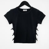 Pindel ribbon slit short-sleeved T-shirt