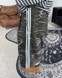 Petin embroidered track Bermuda pants