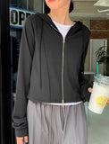 Dimmed incision two-way hood zip-up