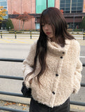 Akun Wool Fluffy Short Button Fur Jacket