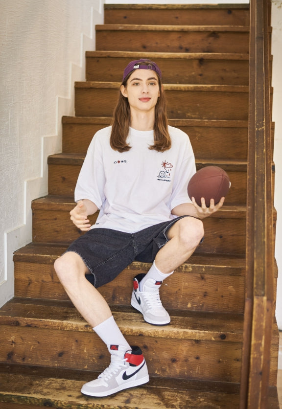 [CPGN STUDIO]★25SS★韓国人気★SIRNITHA SHORT SLEEVE T-SHIRT 官方授權) 韓國服飾CPGN STUDIO 可愛塗鴉風Happy Day 短袖上衣