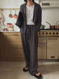 Waving pleated pants