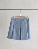 Dial Pin Tuck Shorts