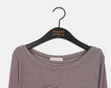 Onte see-through lettering boat neck off shoulder long-sleeve T-shirt