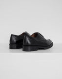 U-tip lace-up shoes