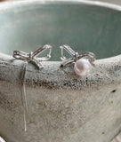 Dizen Unbalance Cubic Ribbon Earrings