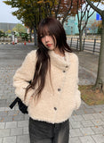Akun Wool Fluffy Short Button Fur Jacket
