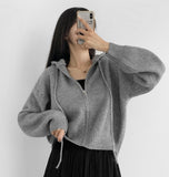 Soft and warm semi-cropped knit zip-up