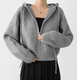 Soft and warm semi-cropped knit zip-up