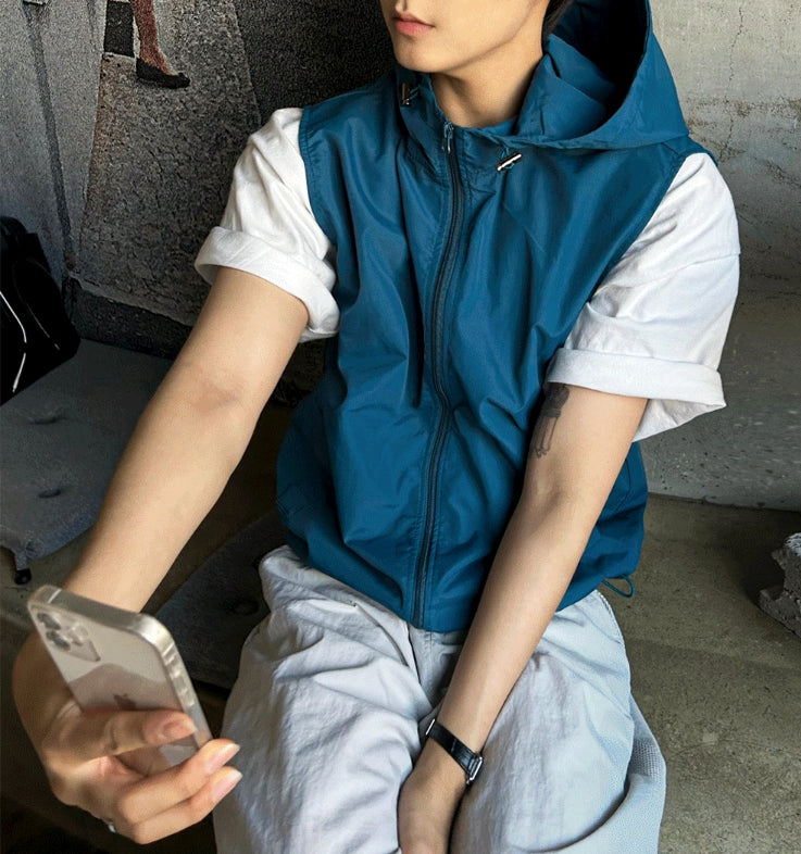 【COSYHARU】Cropped nylon hooded vest COSYHARU (コシハル) - クロップドナイロンフードベスト
