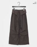 Newman color matching pintuck strap wide long pants