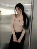 Button Slim V-Neck Knit