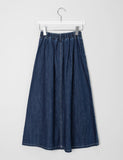 Toira Pintuck Banding Flare Denim Long Skirt