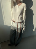 Damaged V-neck long-sleeve knit
