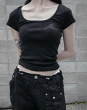 [mnem] ME Scoop Neck Baby Tee