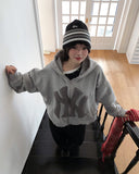 [Lining brushed] Curie New York Patch Damage Hooded Zip-up