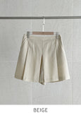 Dial Pin Tuck Shorts