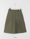 Kilp Pintuck Cargo Bermuda Pants