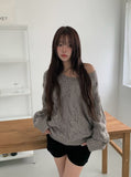 Hearts Cable Loose Fit Wool V-Neck Knit
