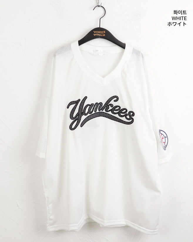 wonderwonder - Yankees Boxy Mesh Lettering Waffen Uniform V-Neck T