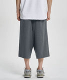 One Tuck Stripe Bermuda Pants